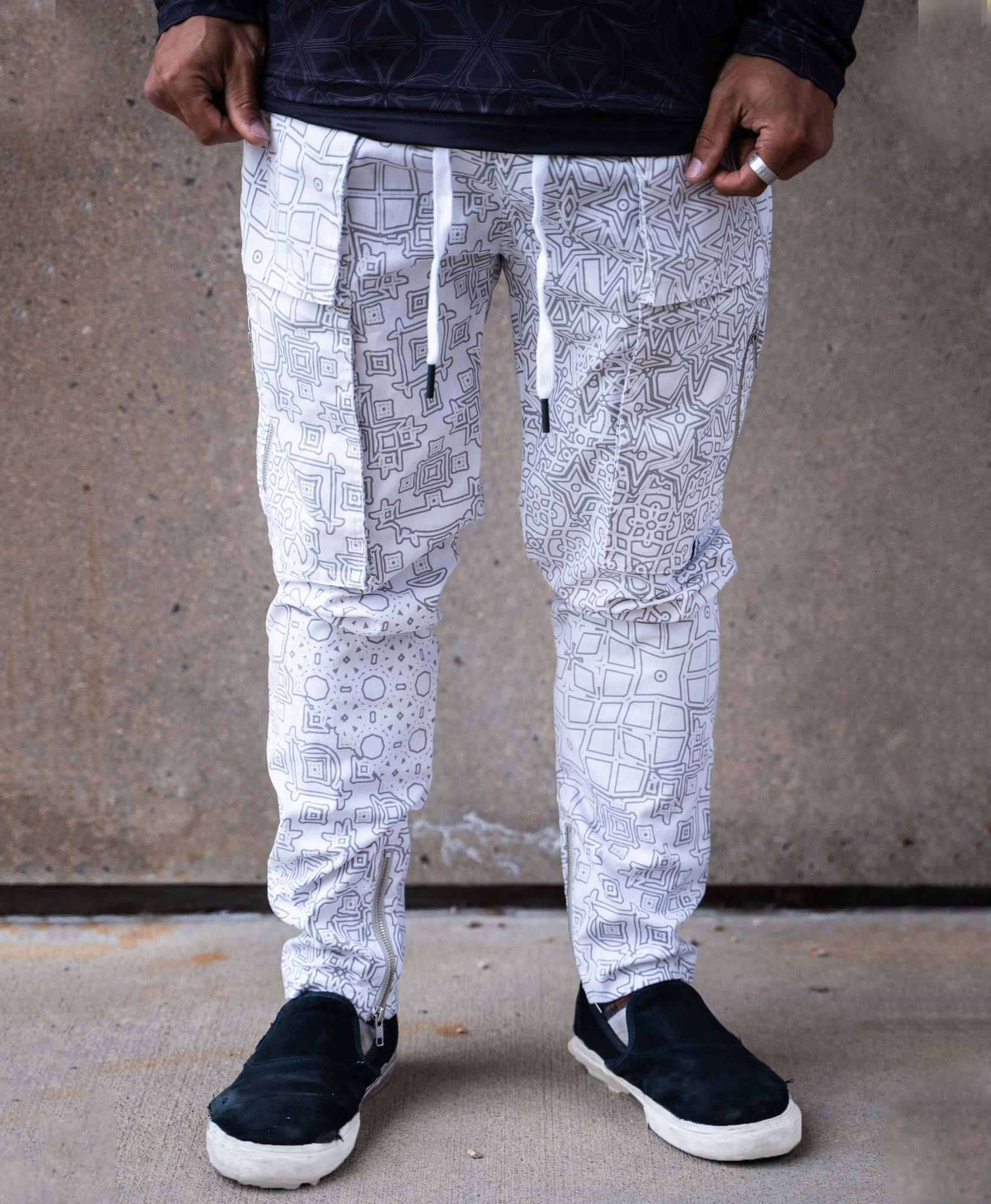 Deyja Cargo Joggers by Threyda