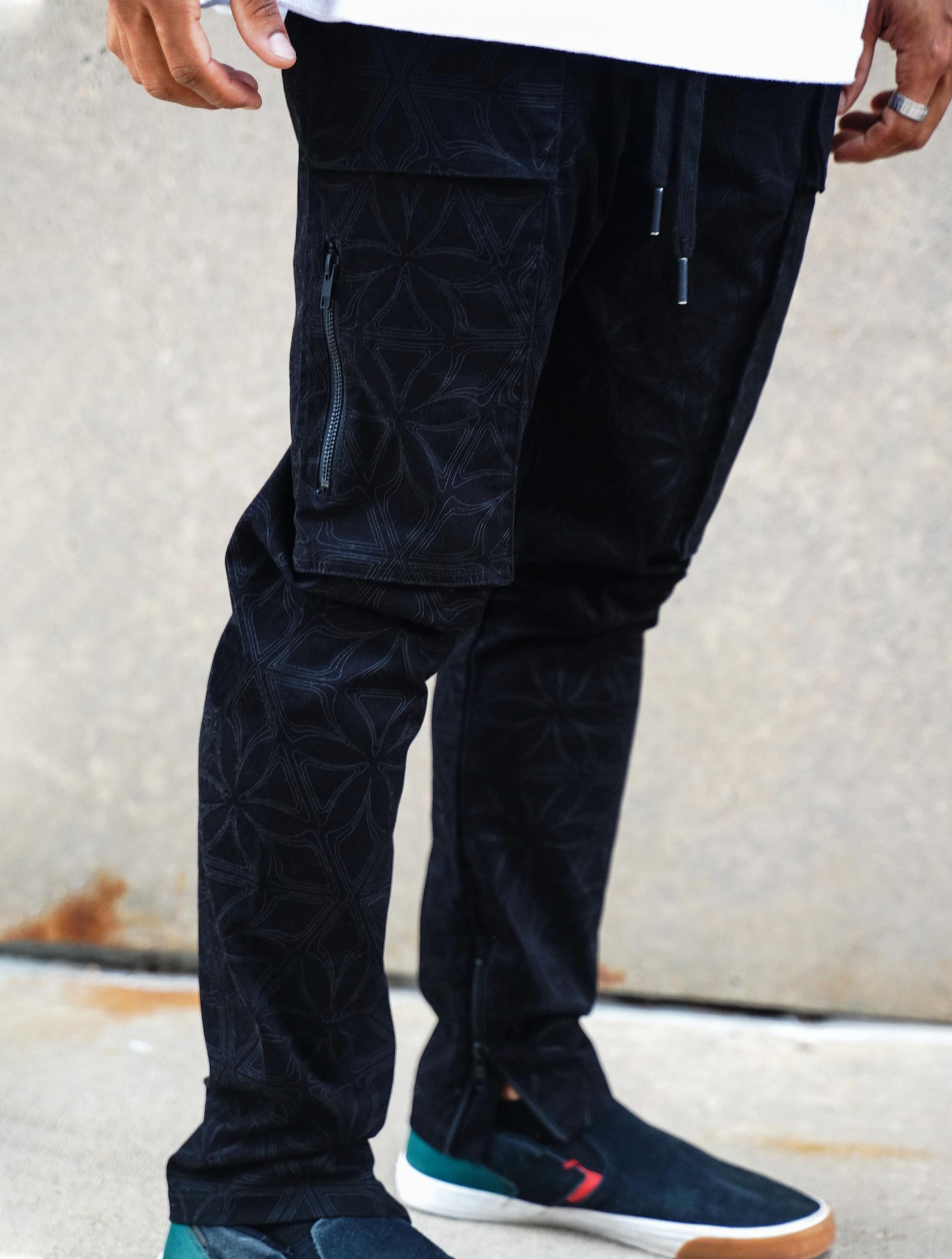 Temple Cargo Joggers by Threyda - Ships March